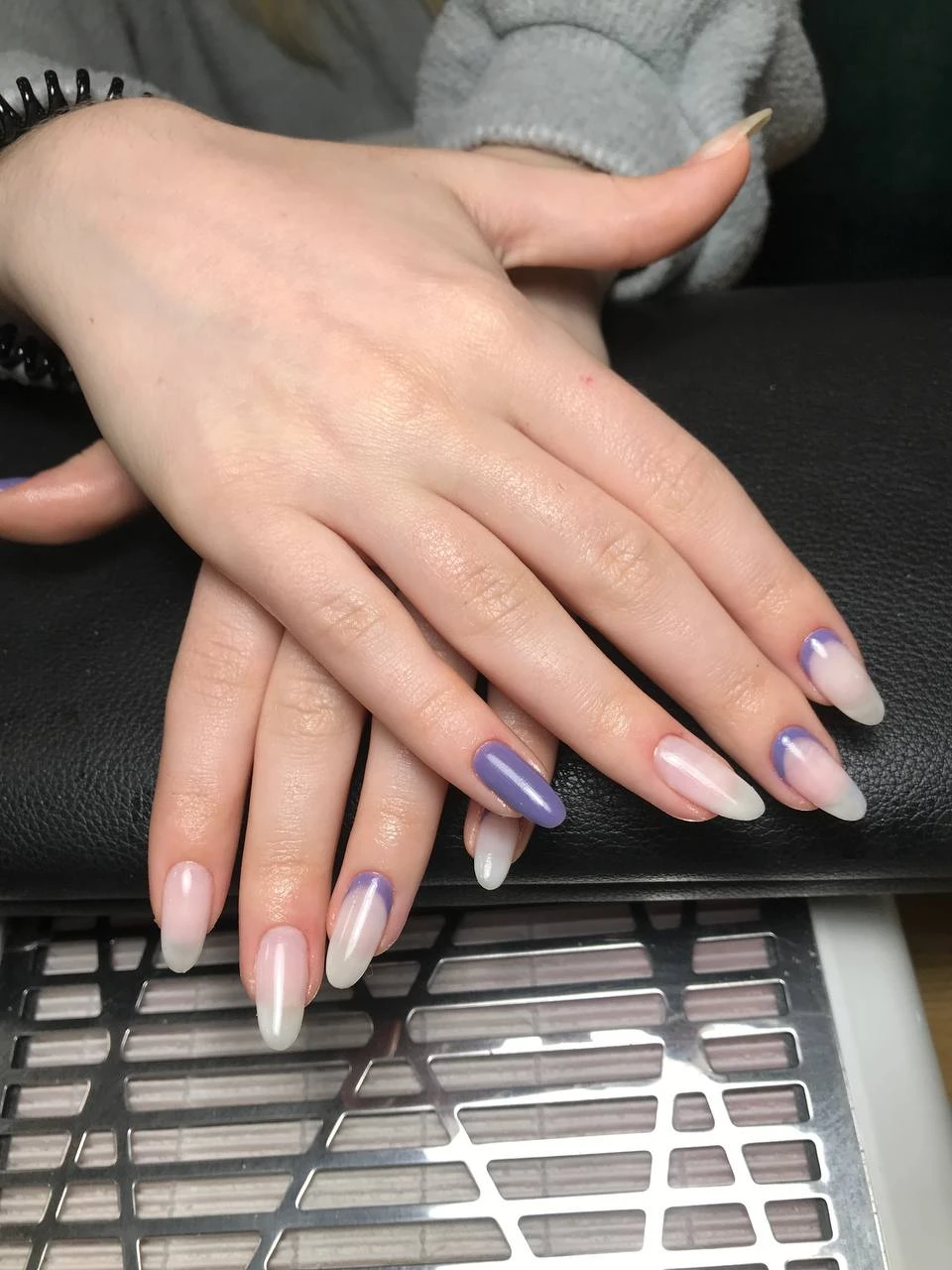 Brokatowe, błyszczące stylizacje żelowe