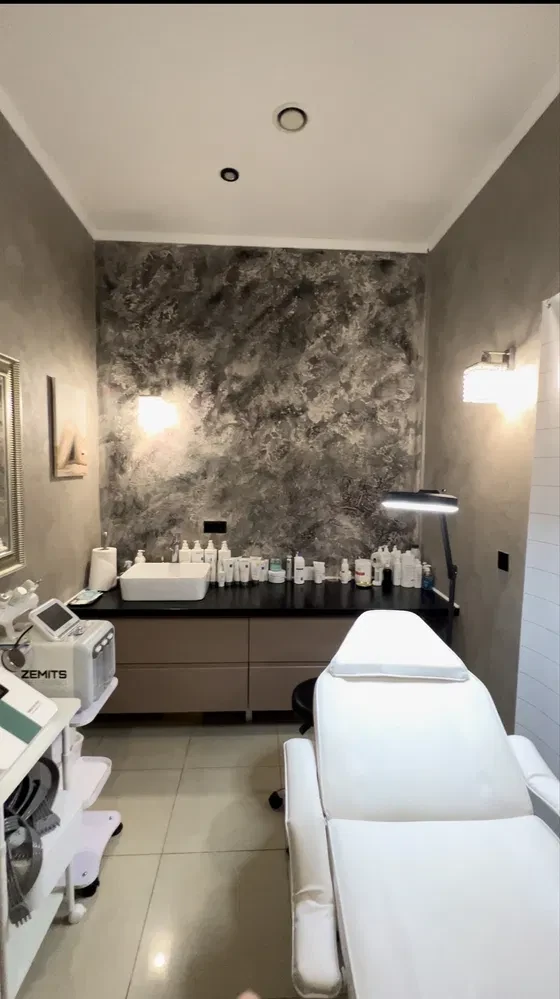 Gabinet do modelowania sylwetki w Sanrel Beauty Industry — łóżko kosmetyczne i urządzenia zabiegowe